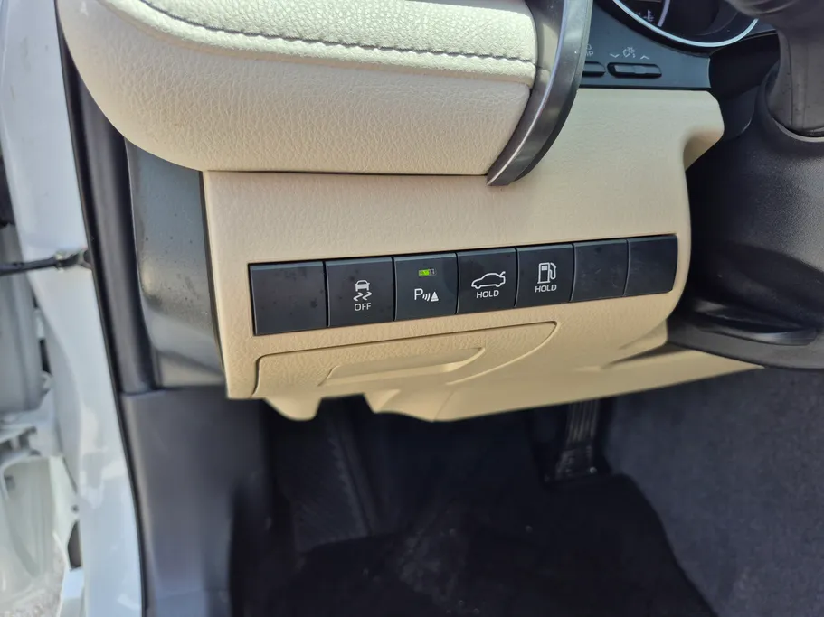 2023 Toyota Camry  LE HEV 