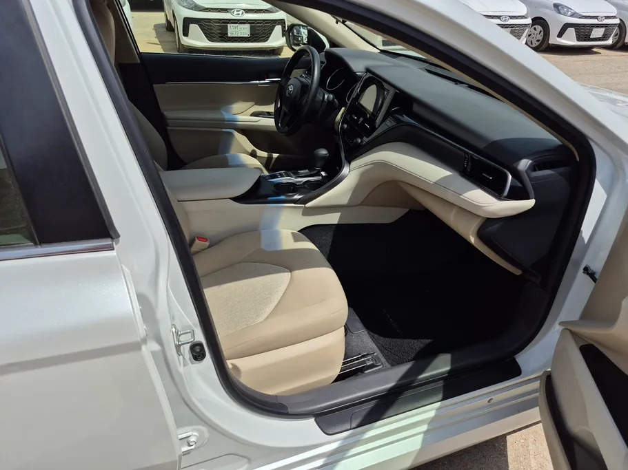 2023 Toyota Camry  LE HEV 