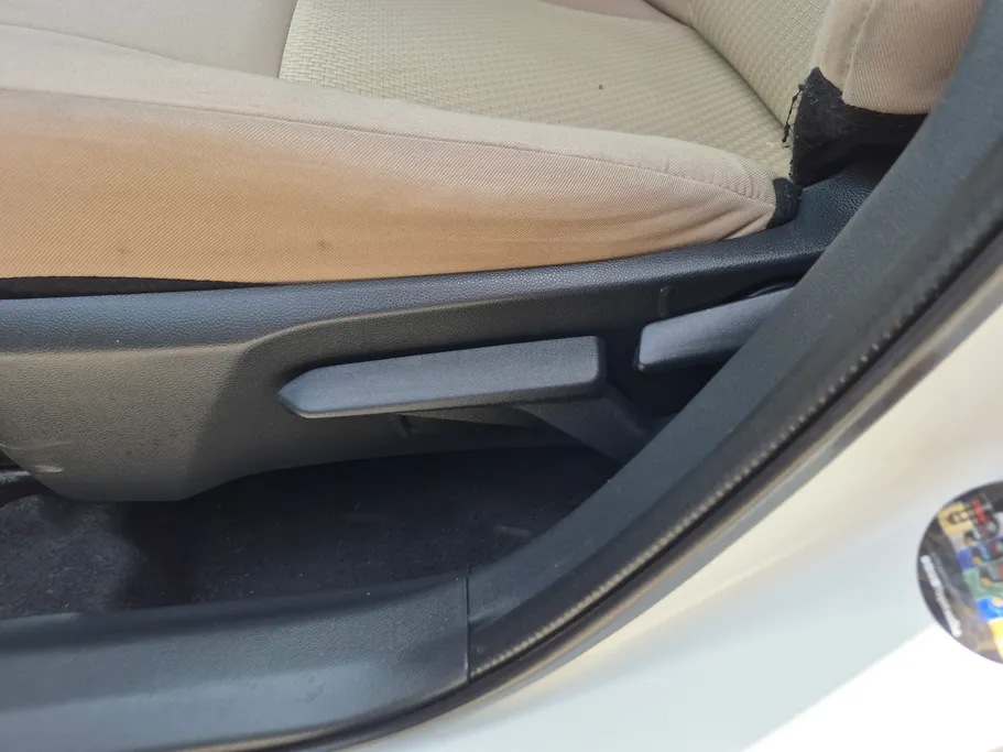 2023 Toyota Yaris  Y 