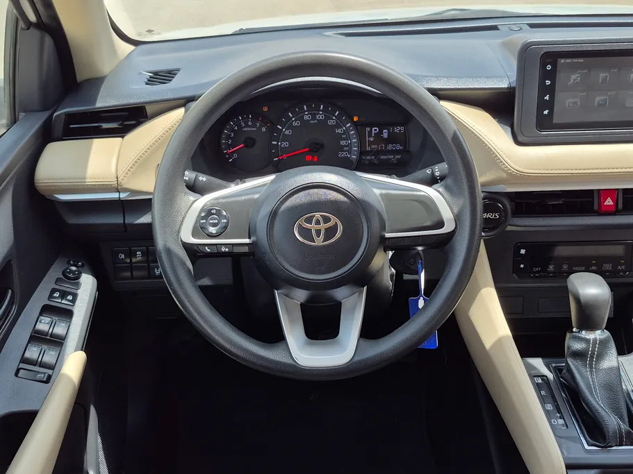 2023 Toyota Yaris  Y 