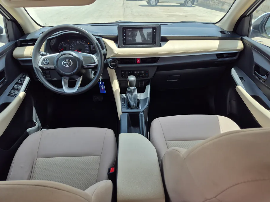 2023 Toyota Yaris  Y 