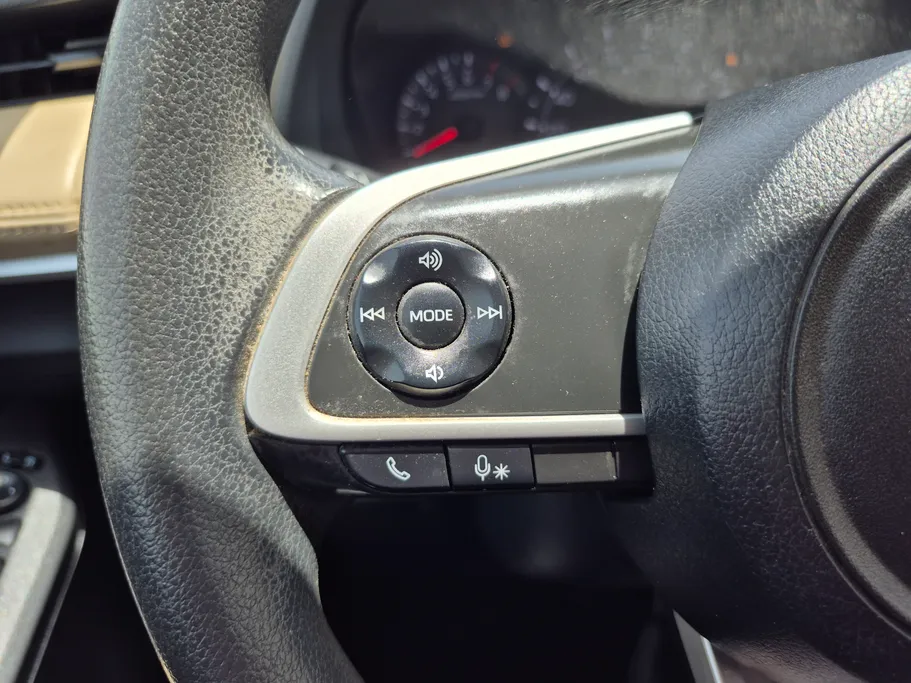 2023 Toyota Yaris  Y 