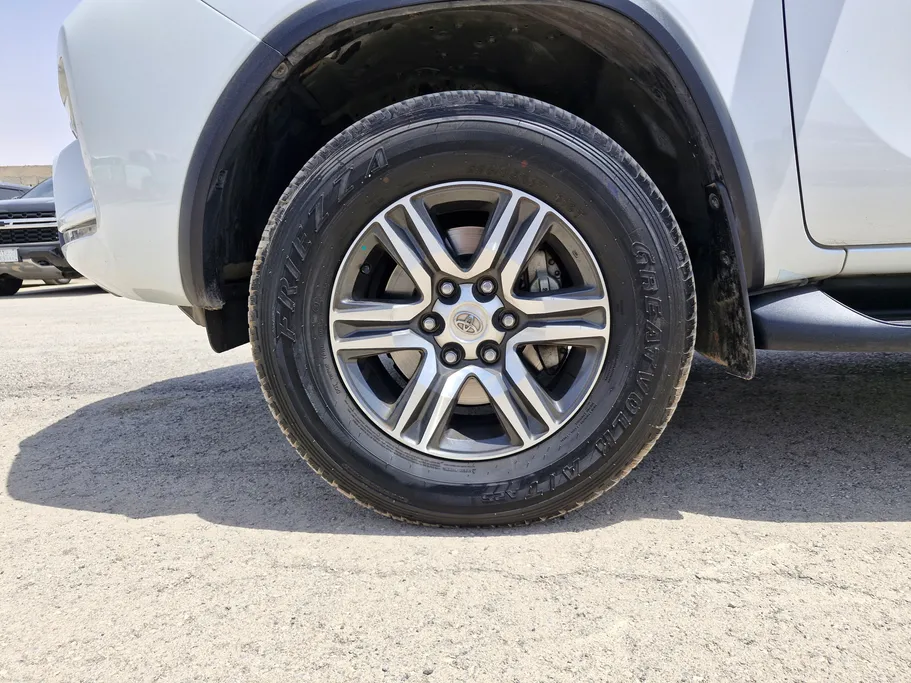 2023 Toyota Fortuner VX 