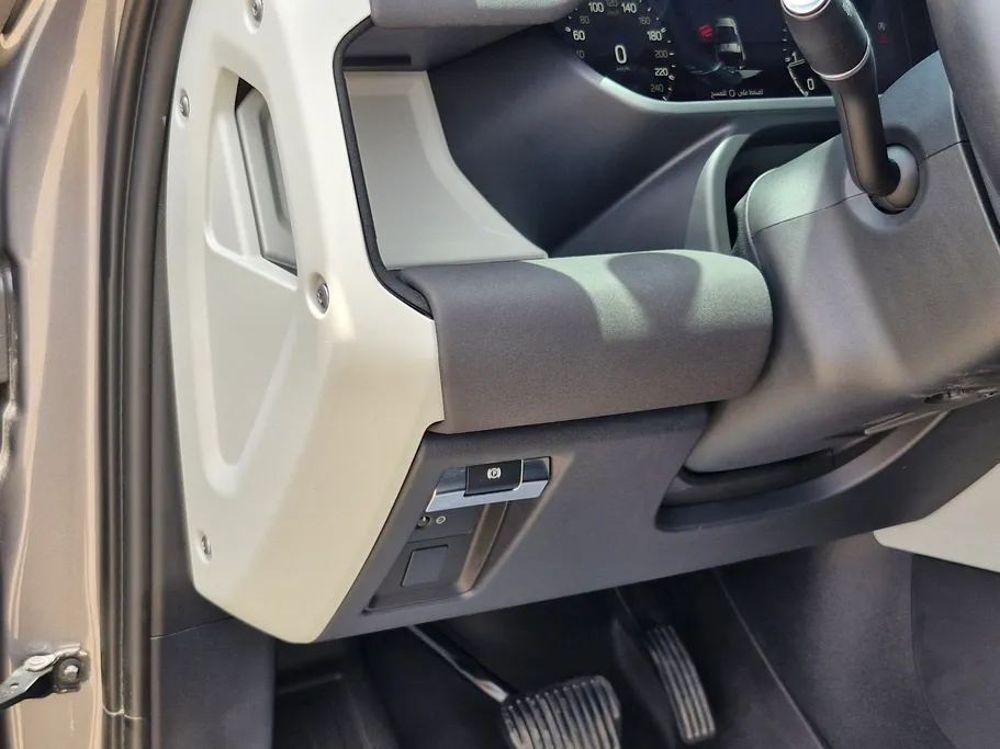 2023 Land Rover Defender P400 
