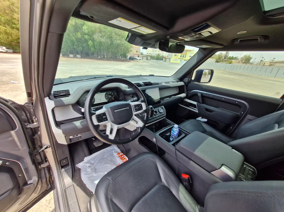 2023 Land Rover Defender P400 