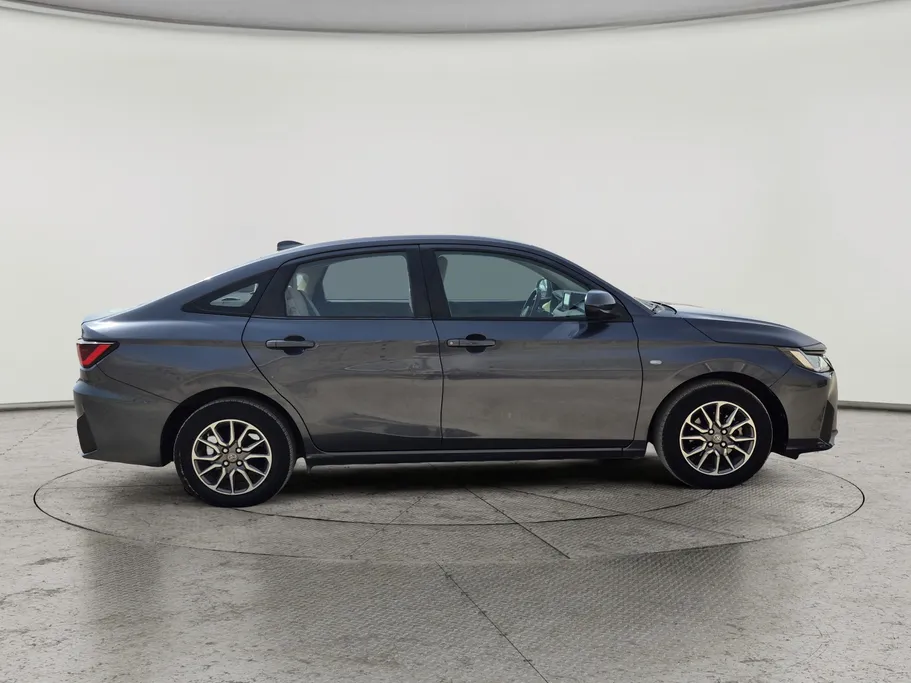 2023 Toyota Yaris  Y 
