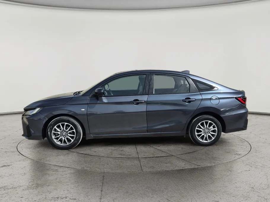 2023 Toyota Yaris  Y 
