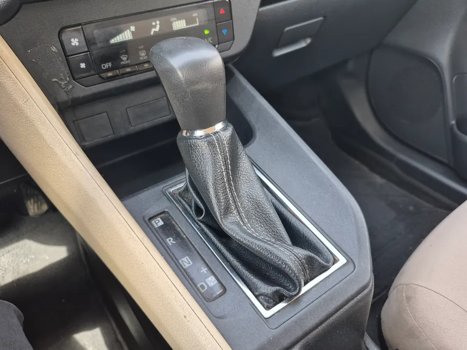 2023 Toyota Yaris  Y 
