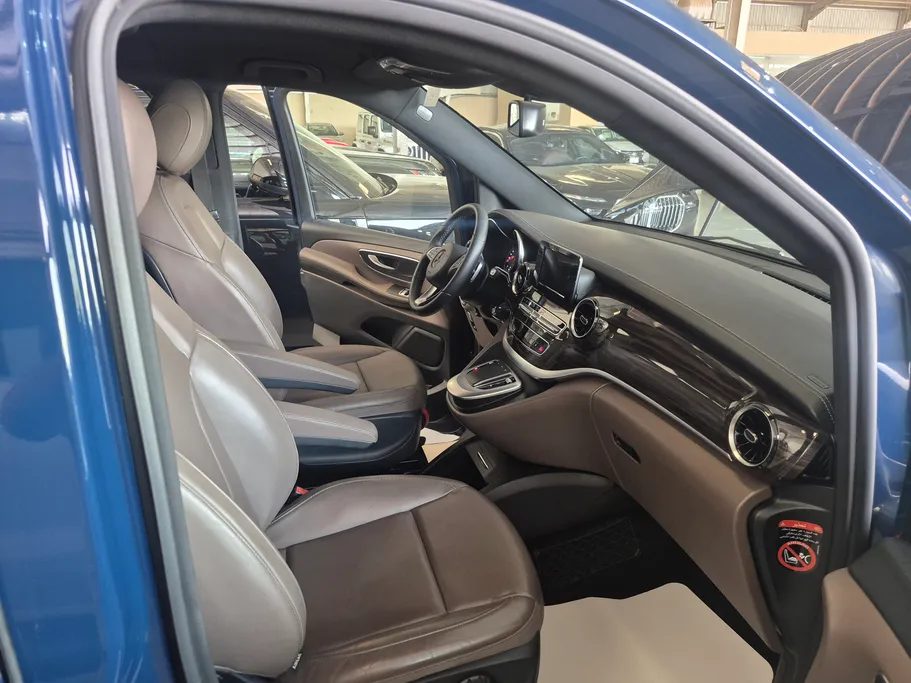 2023 Mercedes V250 Van 