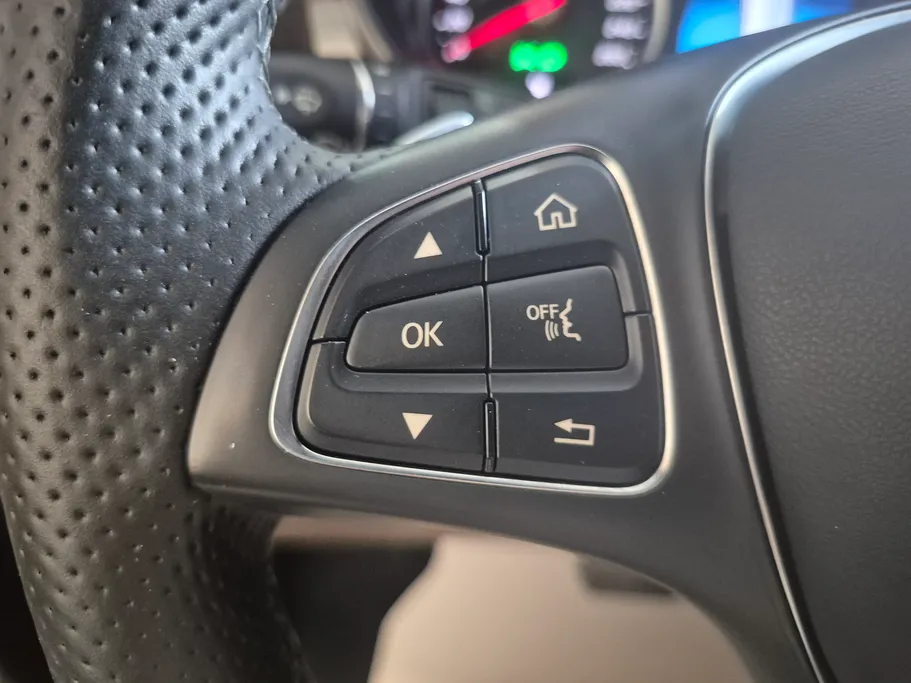 2023 Mercedes V250 Van 