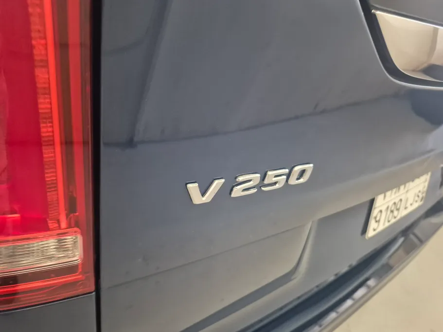 2023 Mercedes V250 Van 