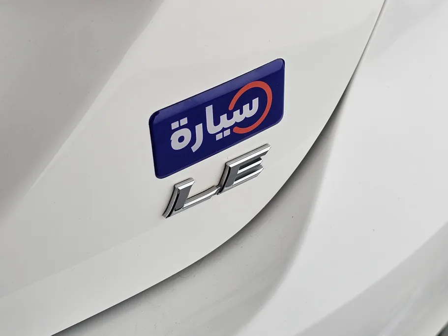 تويوتا كامري LE 2022 