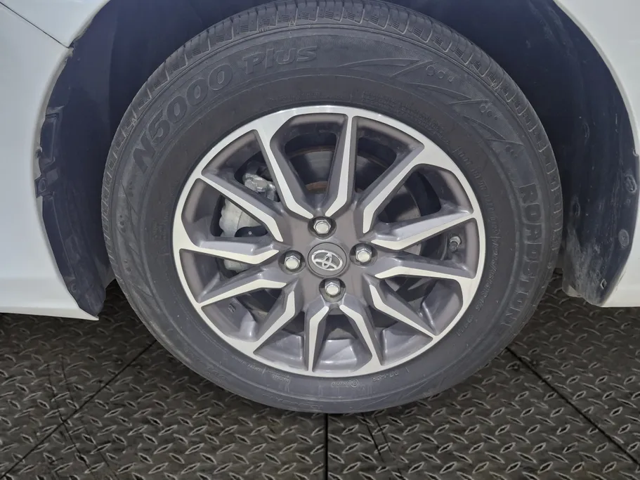 2024 Toyota Yaris  Y 