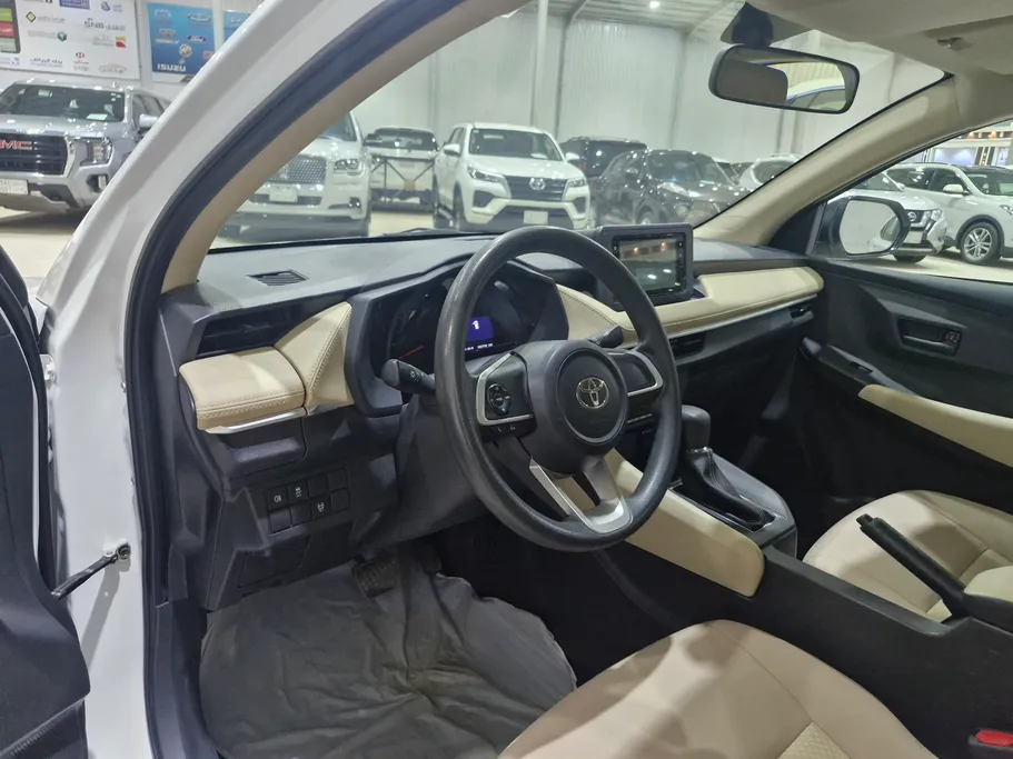 2024 Toyota Yaris  Y 