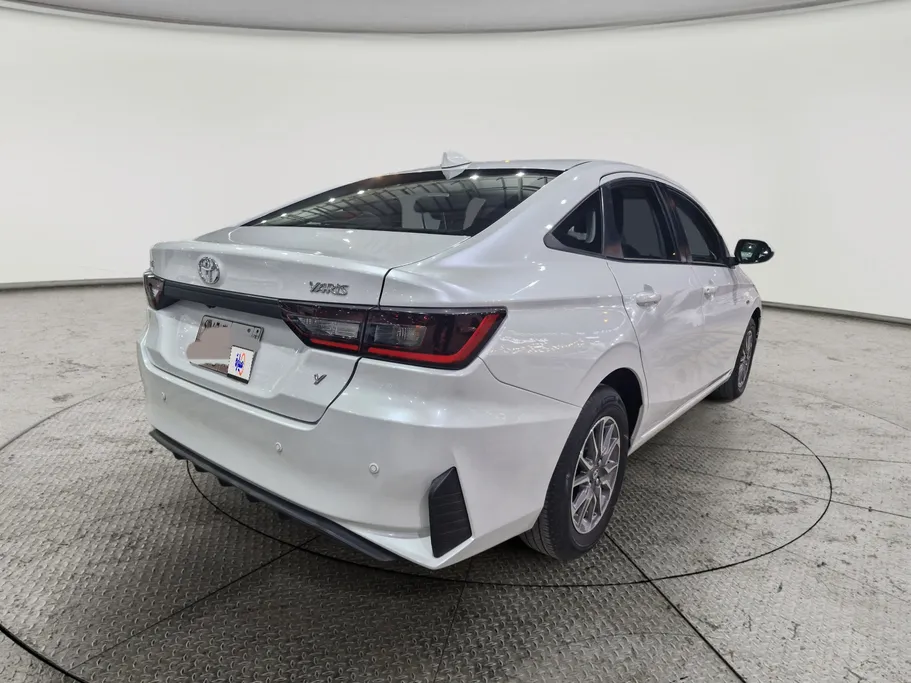 2024 Toyota Yaris  Y 