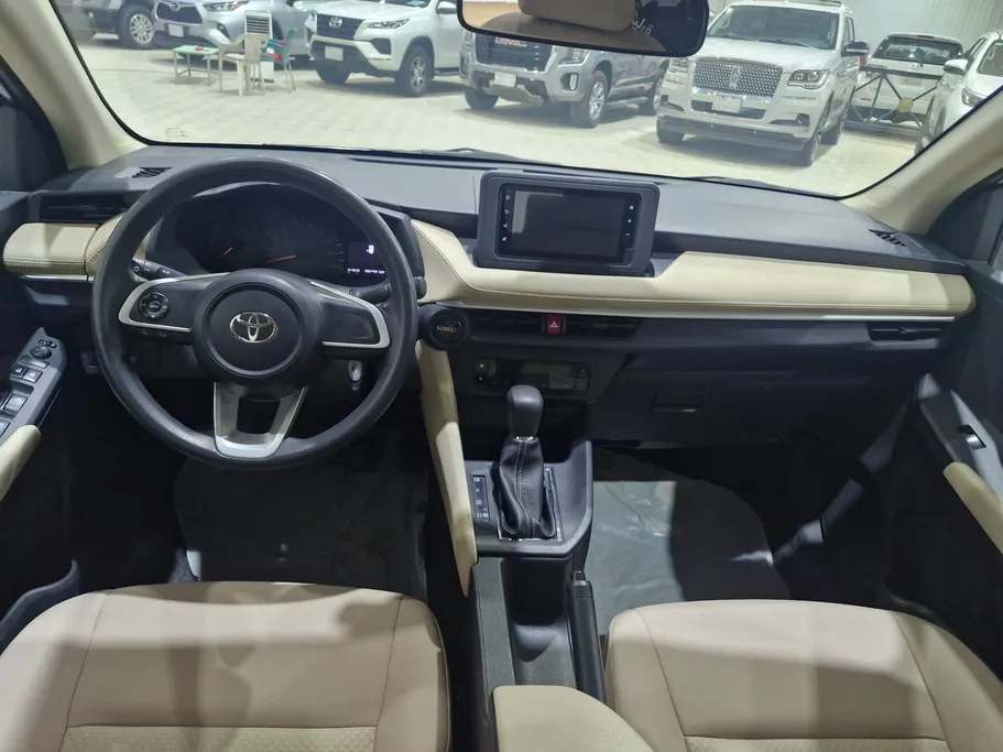 2024 Toyota Yaris  Y 