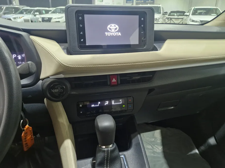 2024 Toyota Yaris  Y 