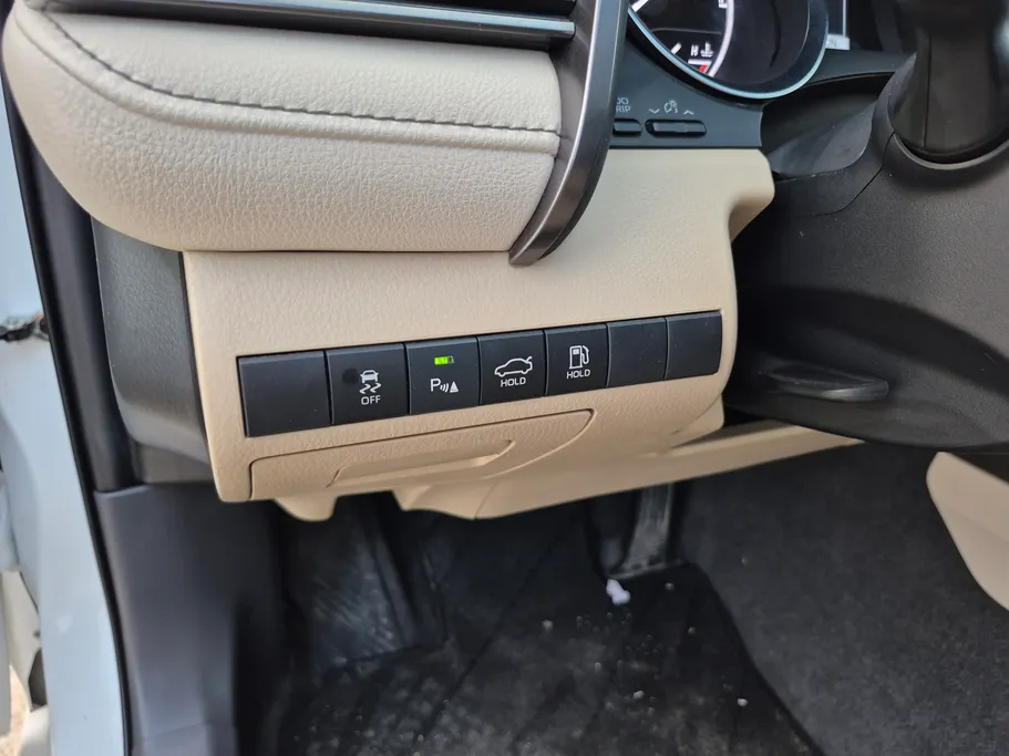 2023 Toyota Camry  LE HEV 