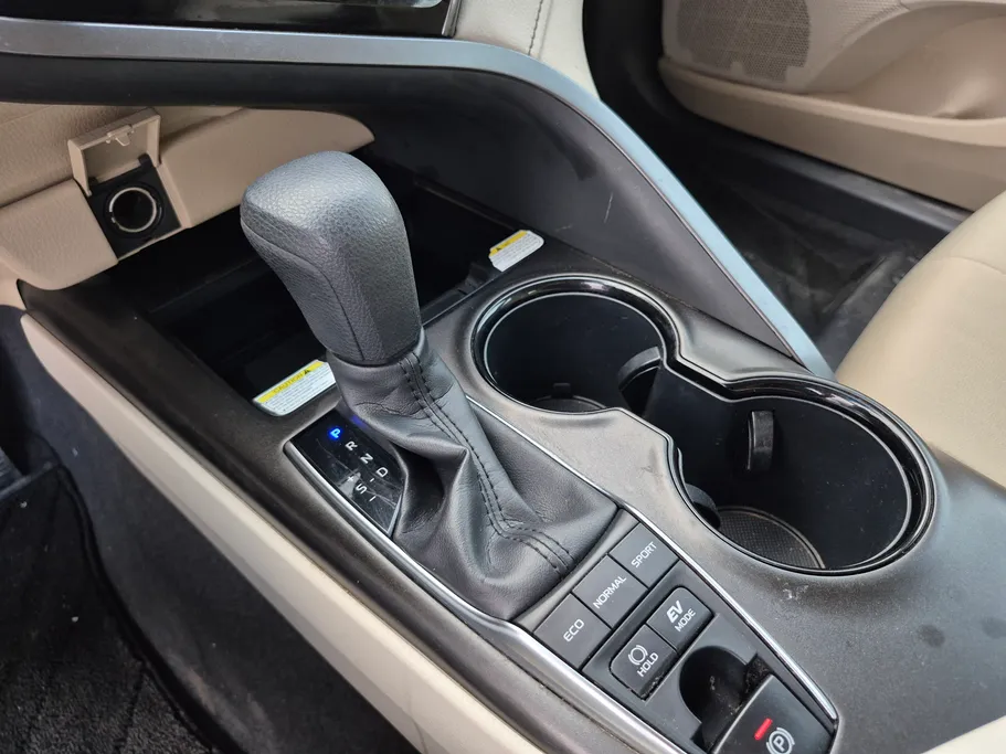 2023 Toyota Camry  LE HEV 