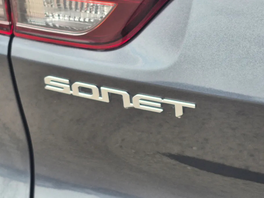 2023 Kia SONET GL 
