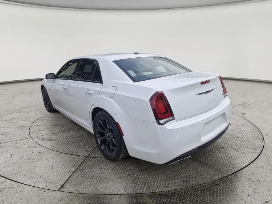 كرايسلر 300 S 2021 