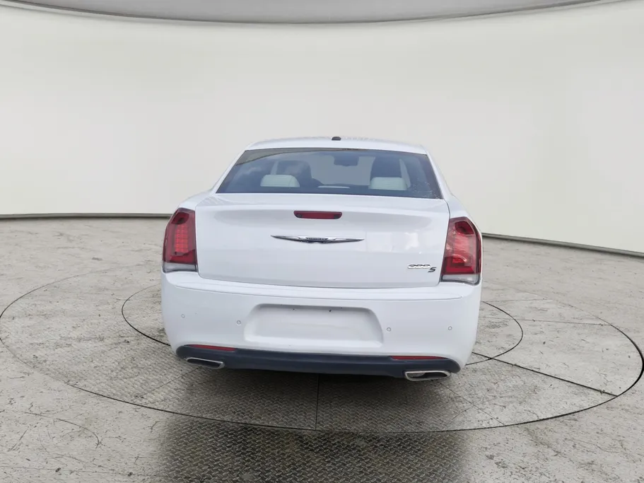 كرايسلر 300 S 2021 