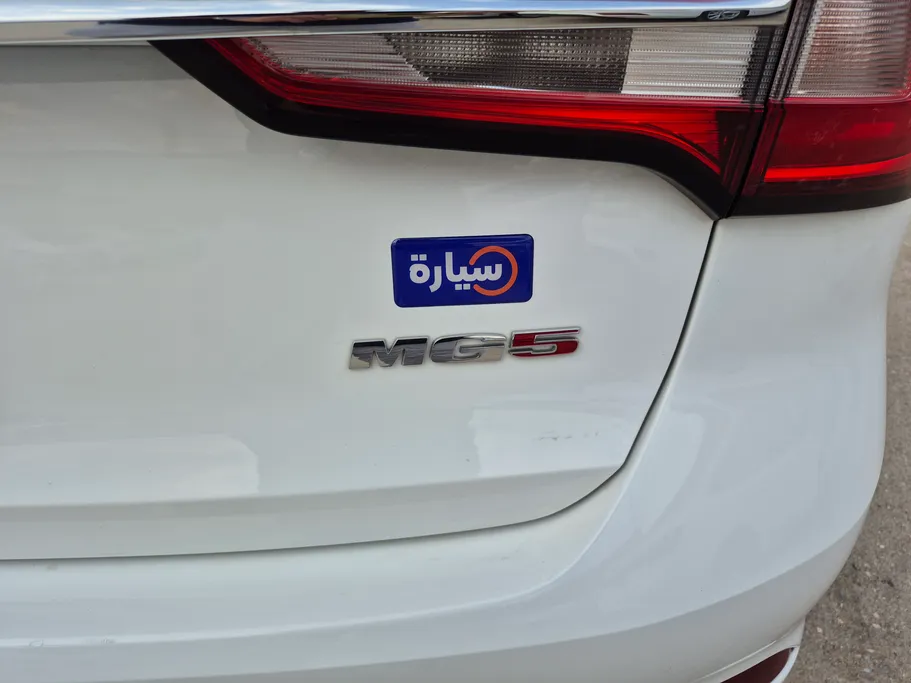 ام جي 5 STD 2023 