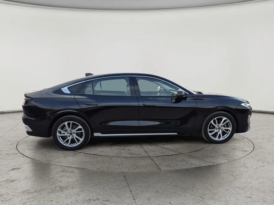 2023 فورد Taurus ترند 