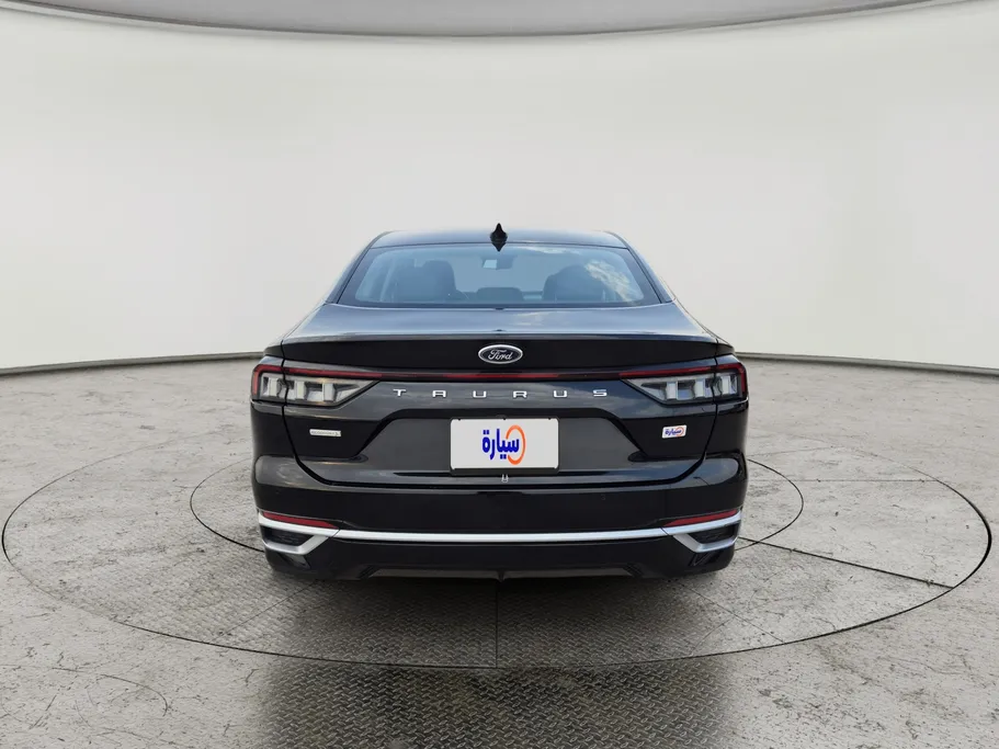 2023 فورد Taurus ترند 