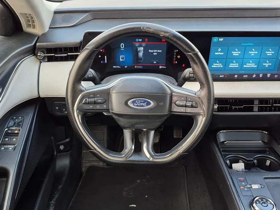 2023 فورد Taurus ترند 