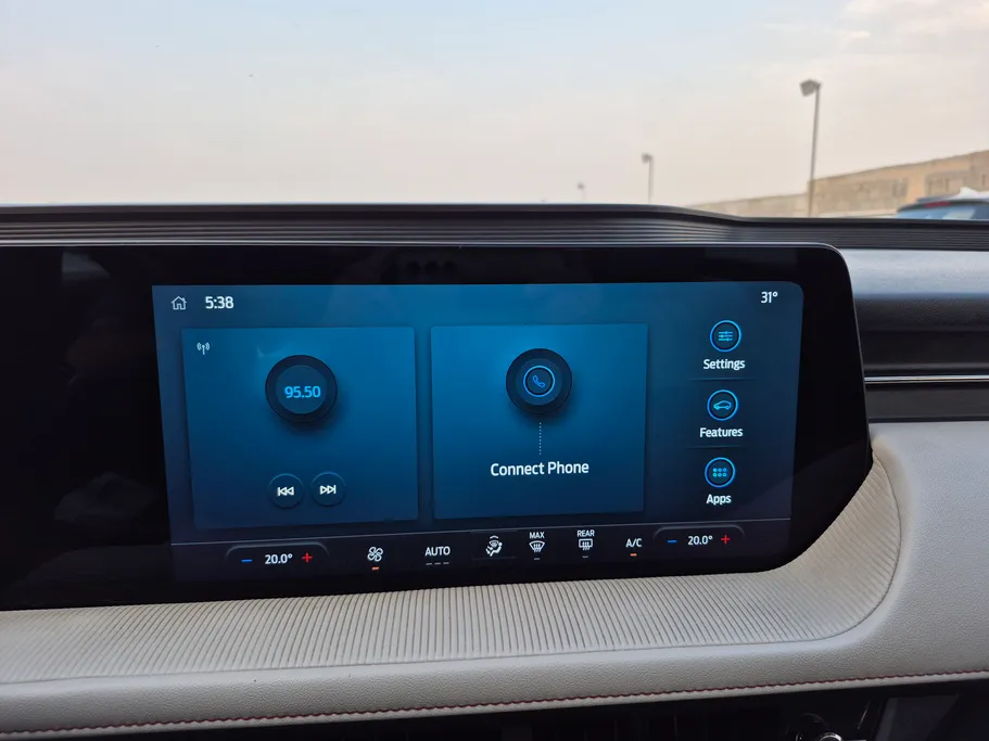 2023 فورد Taurus ترند 