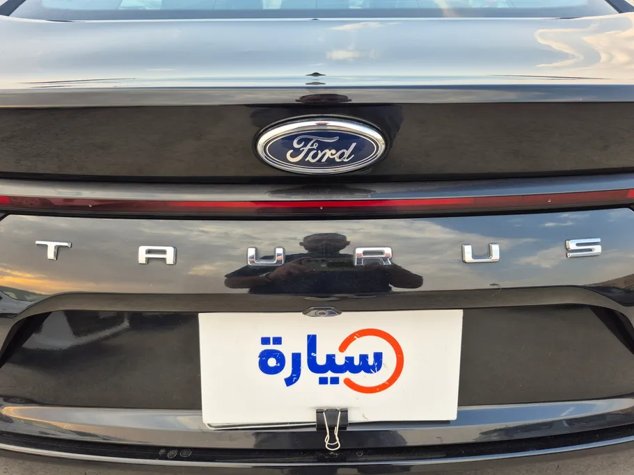 2023 فورد Taurus ترند 