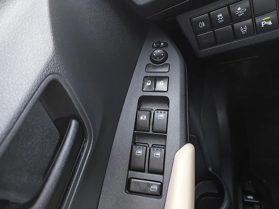 2023 Toyota Yaris  Y Plus 