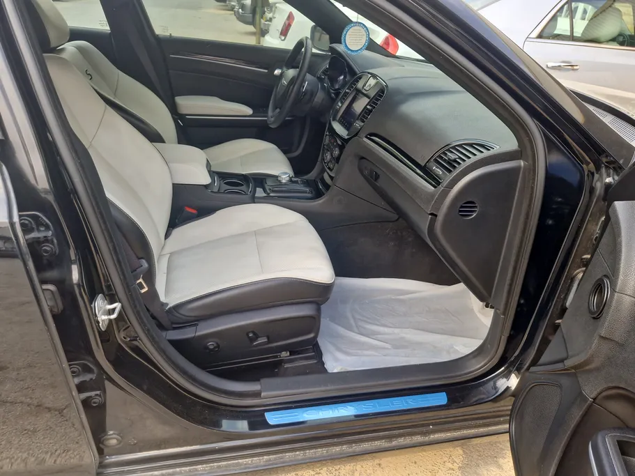 كرايسلر 300 S 2021 