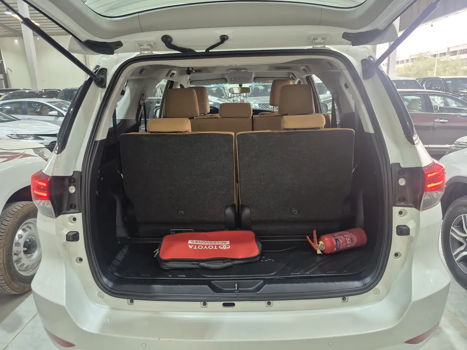 2023 Toyota Fortuner VX 