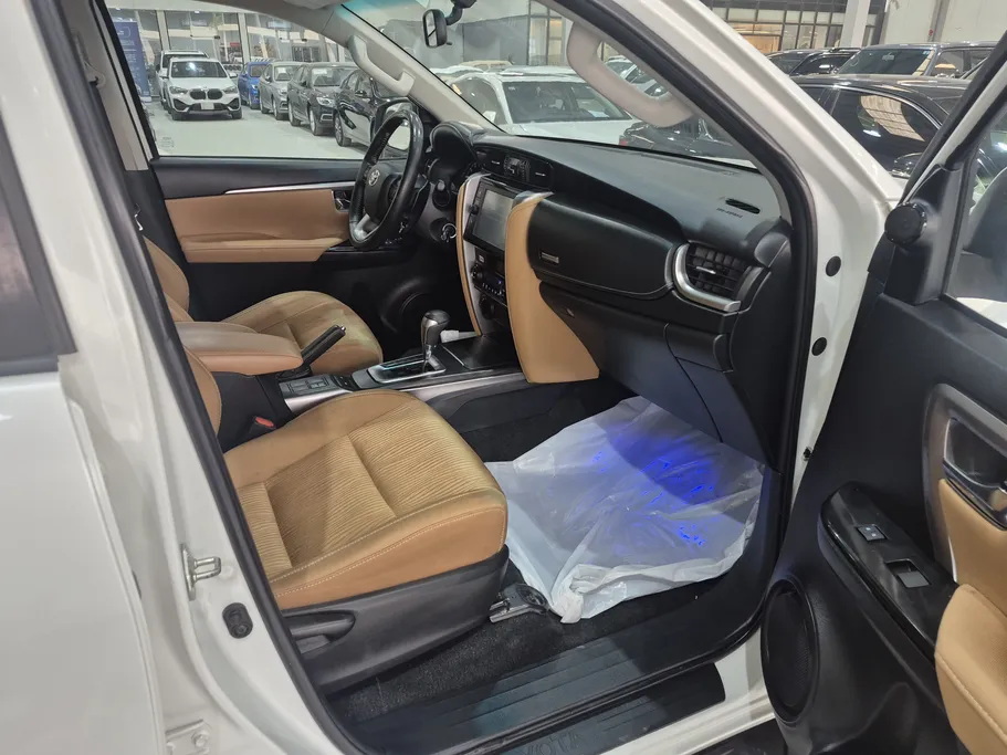 2023 Toyota Fortuner VX 