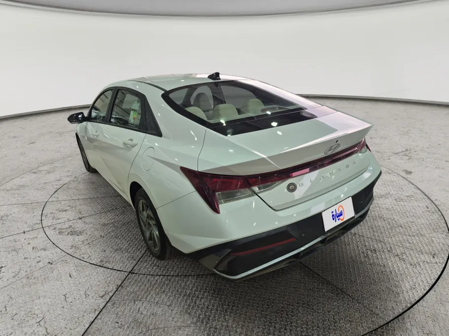 2024 Hyundai Elantra Smart 