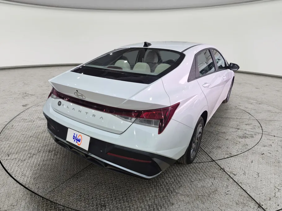 2024 Hyundai Elantra Smart 