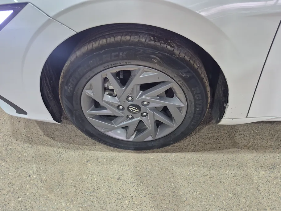 2024 Hyundai Elantra Smart 