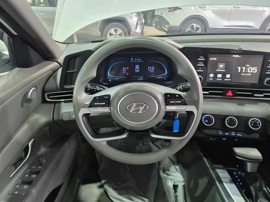 2024 Hyundai Elantra Smart 