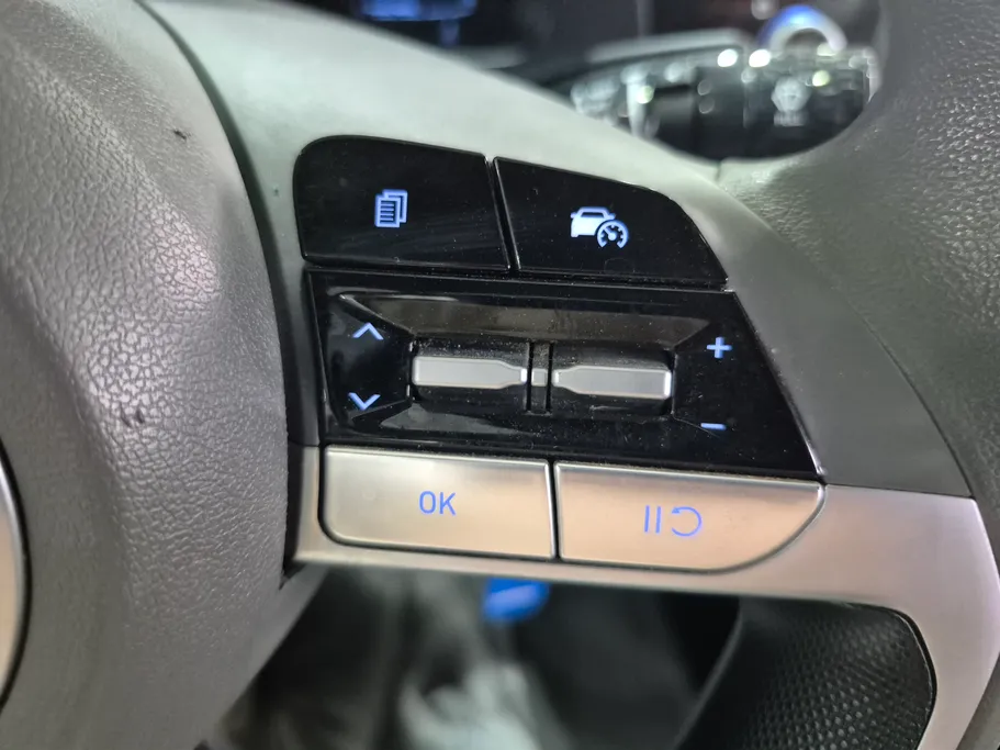 2024 Hyundai Elantra Smart 