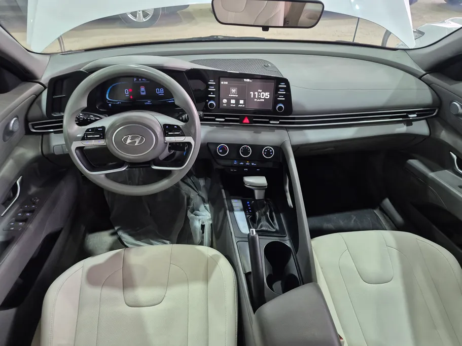2024 Hyundai Elantra Smart 