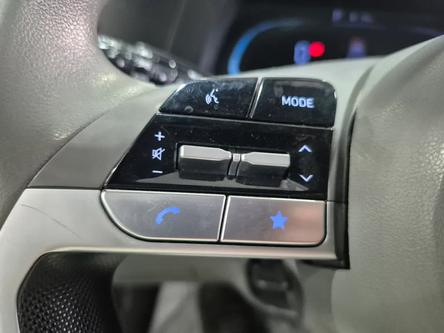 2024 Hyundai Elantra Smart 
