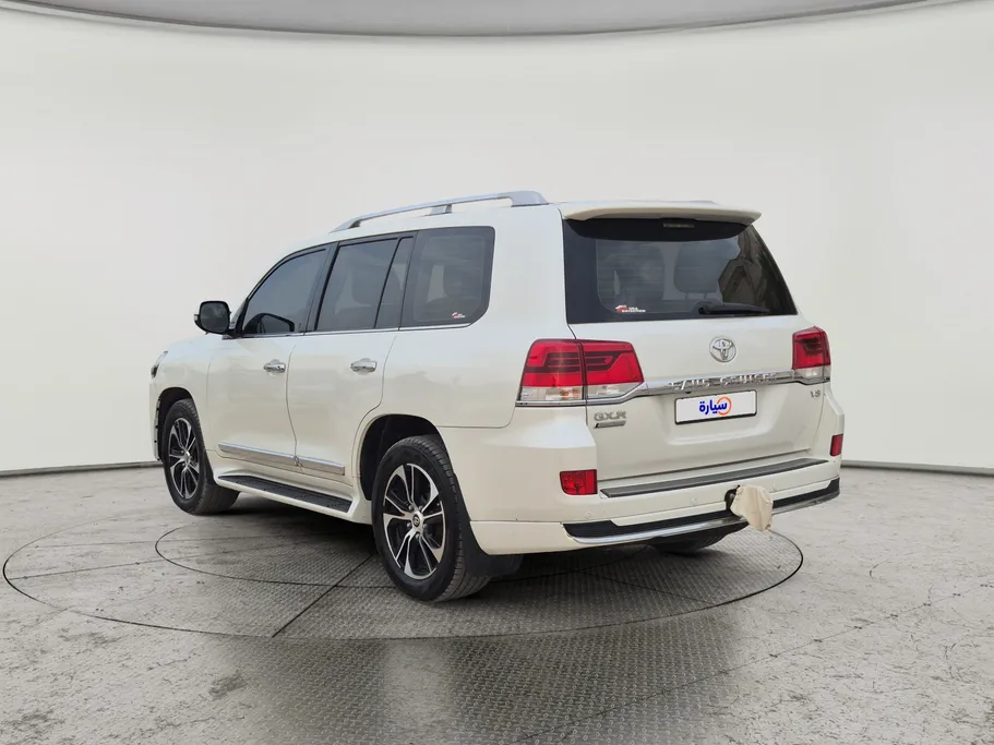 تويوتا لاندكروزر Grand Touring 2021 