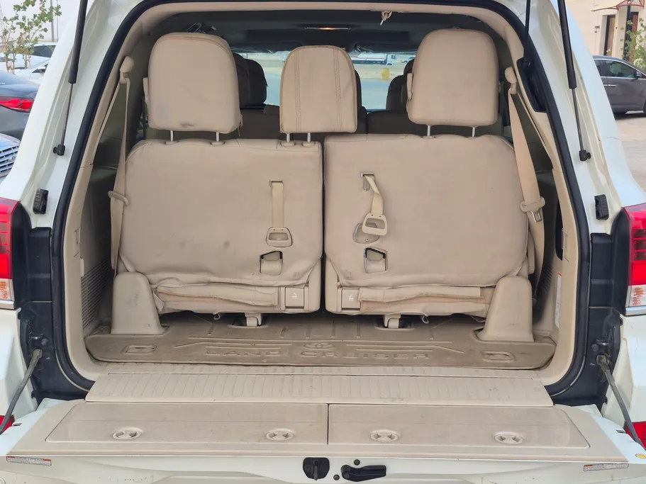 2021 Toyota Land Cruiser Grand Touring 