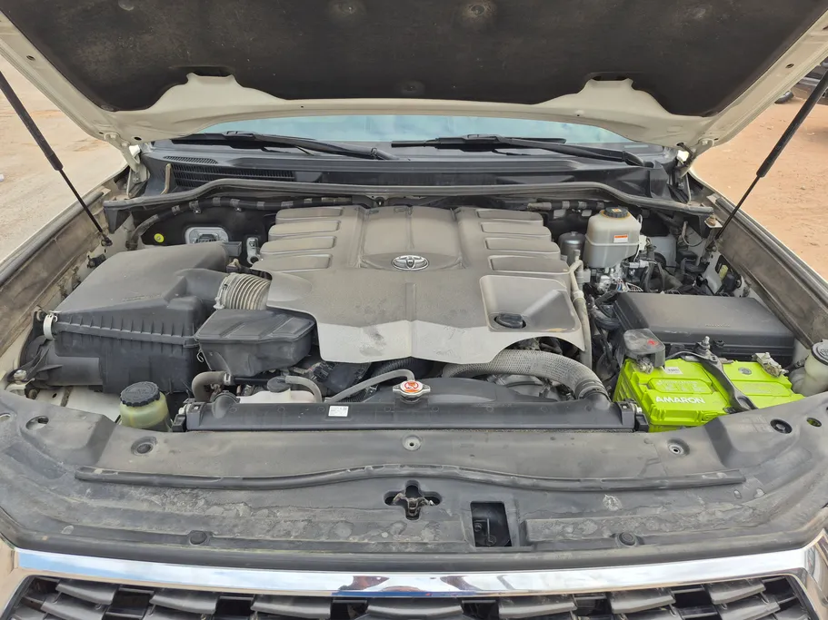2021 Toyota Land Cruiser Grand Touring 
