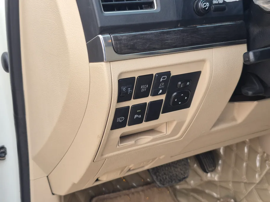 2021 Toyota Land Cruiser Grand Touring 