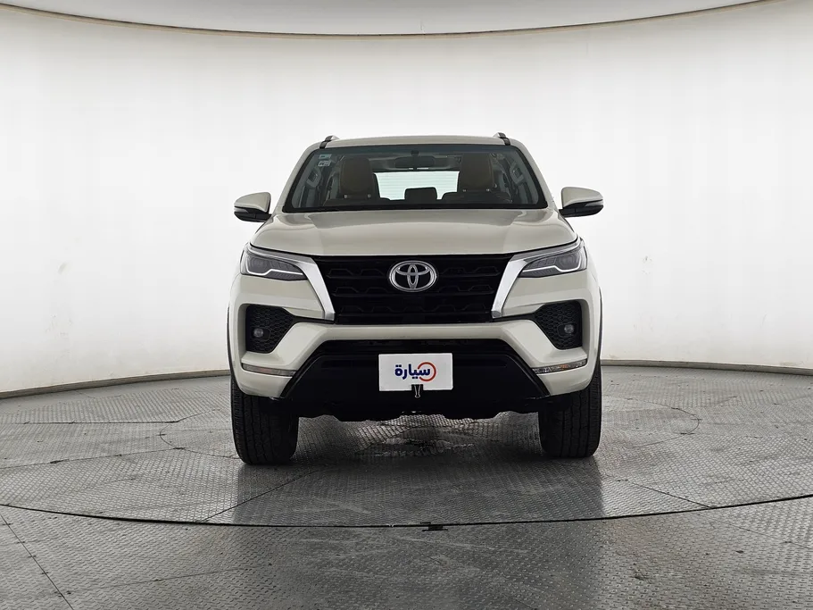 2022 تويوتا Fortuner VX1 