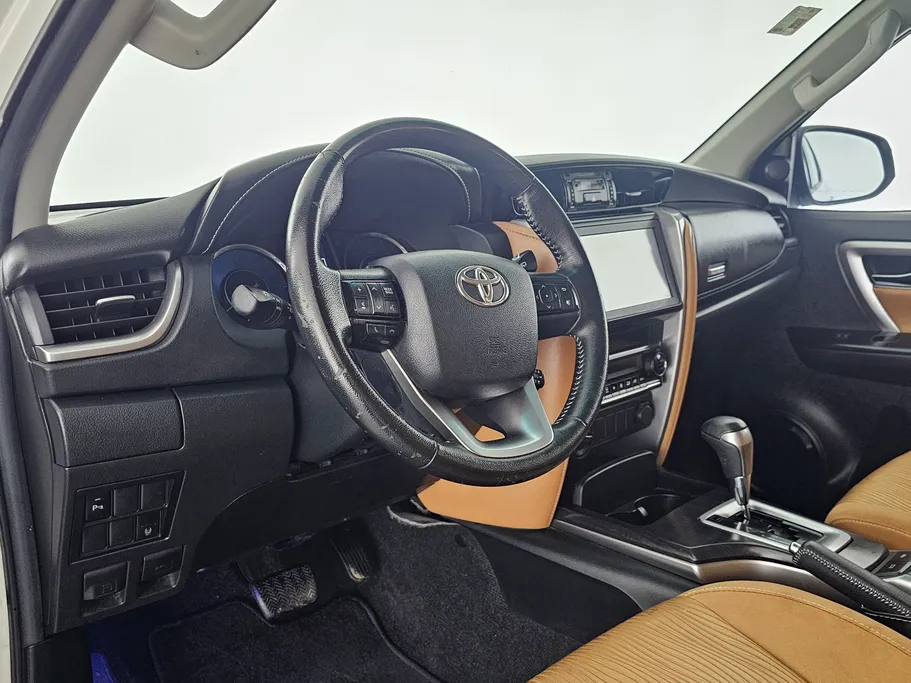 2022 تويوتا Fortuner VX1 