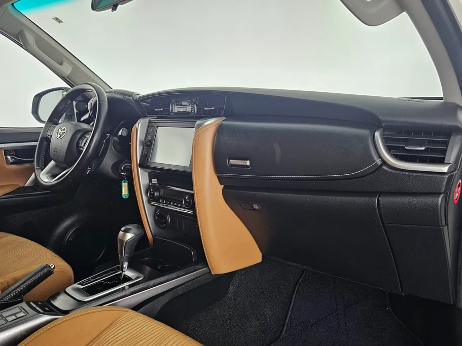 2022 تويوتا Fortuner VX1 